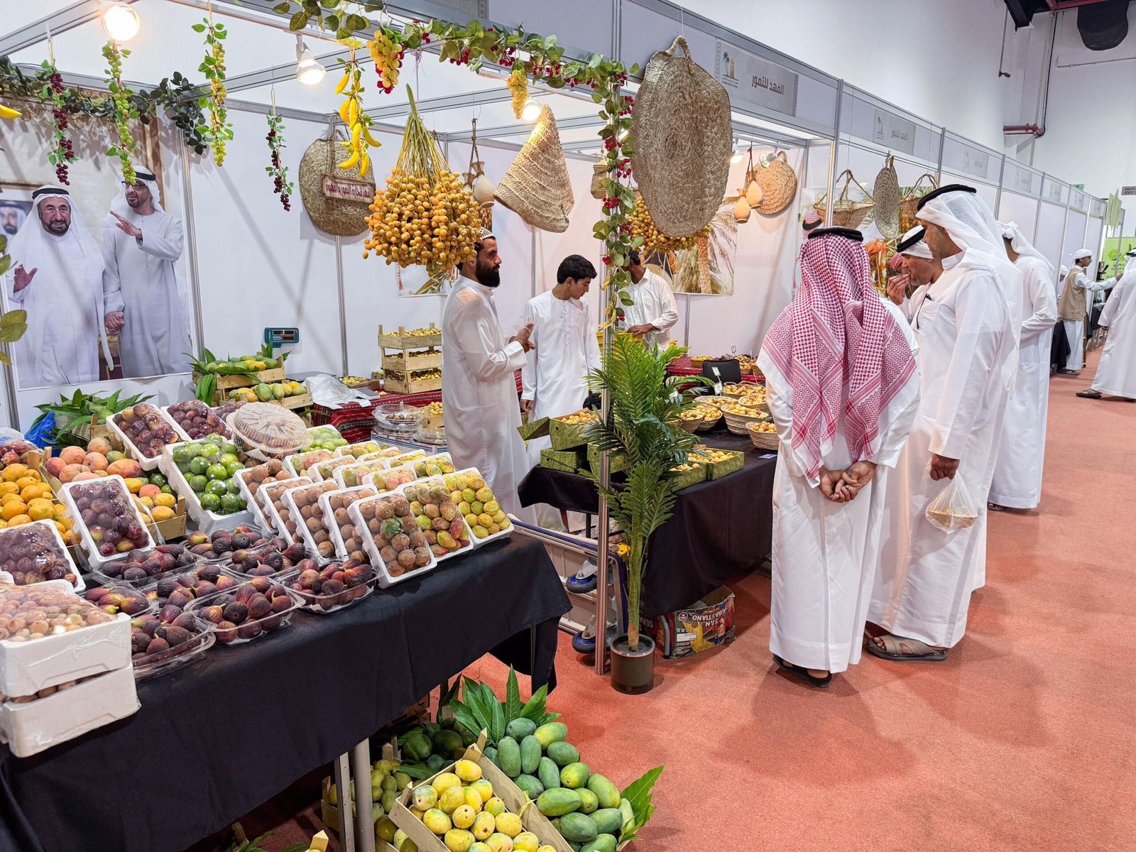 "الذيد للرطب" يواصل فعاليات دورته التاسعة بمشاركة فاعلة للأسر المنتجة 1 الذيد للرطب