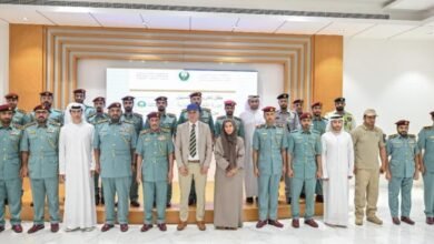 قائد عام شرطة عجمان يشهد تكريم خريجي دورة اللغة الإنجليزية