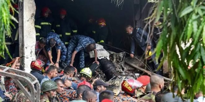 ارتفاع حصيلة ضحايا تحطم طائرة مقاتلة في بنغلادش إلى 27 قتيلا 1 ارتفاع حصيلة ضحايا تحطم طائرة مقاتلة في بنغلادش إلى 27 قتيلا