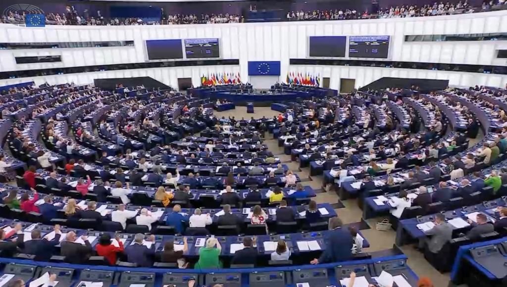 اللجنة الوطنية لمواجهة غسل الأموال تشيد بإقرار البرلمان الأوروبي بكفاءة منظومة الإمارات الوطنية 1 اللجنة الوطنية لمواجهة غسل الأموال تشيد بإقرار البرلمان الأوروبي بكفاءة منظومة الإمارات الوطنية