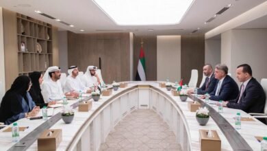 وزير الاقتصاد والسياحة يبحث مع محافظ سلطة النقد الفلسطينية تعزيز التعاون