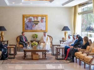 سعود بن صقر يستقبل قنصل عام نيوزيلندا