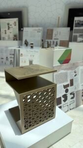 طلبة التصميم الداخلي بجامعة أبوظبي يستعرضون مشاريعهم النهائية أمام نخبة من الخبراء والخريجين 3 طلبة التصميم الداخلي بجامعة أبوظبي يستعرضون مشاريعهم النهائية أمام نخبة من الخبراء والخريجين