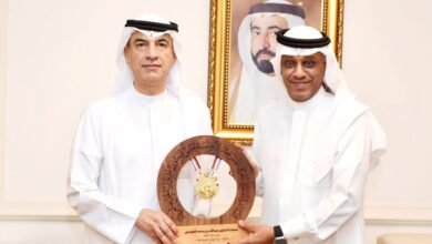 اللجنة الدائمة للفرق المسرحية الخليجية تكرم عبدالله العويس وأحمد بورحيمة