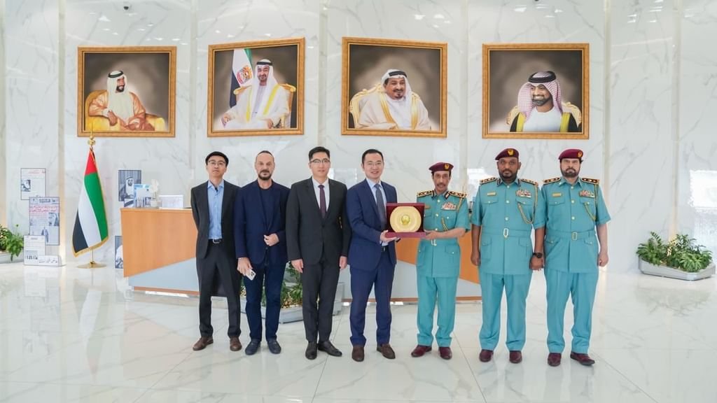 شرطة عجمان وشركة " هواوي " تبحثان التعاون في مجال الابتكار الرقمي والتقنيات الحديثة 1 شرطة عجمان وشركة " هواوي " تبحثان التعاون في مجال الابتكار الرقمي والتقنيات الحديثة