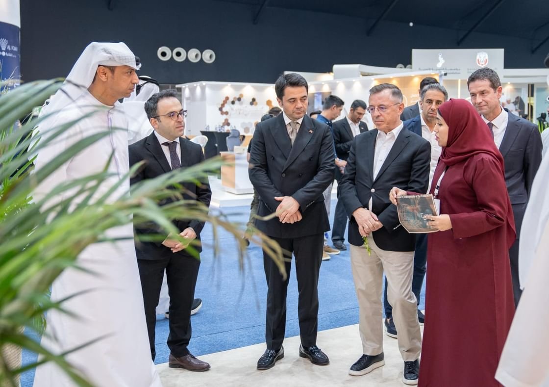 وفد من السفراء المعتمدين لدى الدولة يزور مهرجان ليوا للرطب 1 وفد من السفراء المعتمدين لدى الدولة يزور مهرجان ليوا للرطب