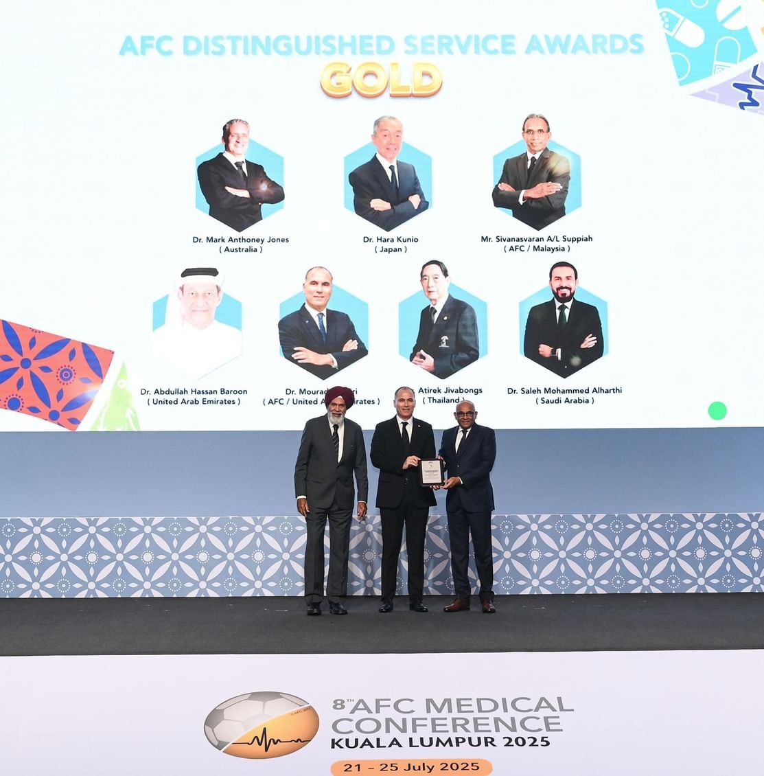 الإمارات تحصل على جائزتين ذهبيتين للتميز الطبي من الاتحاد الآسيوي لكرة القدم