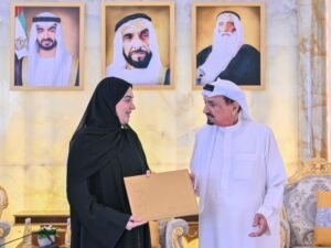 حاكم عجمان وولي عهده يستقبلان أوائل الثانوية العامة في الإمارة