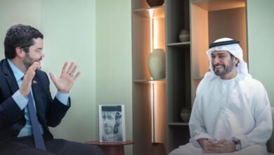 حمدان بن مبارك وسفير كولومبيا يبحثان آفاق التعاون في مجالات الرياضة وكرة القدم