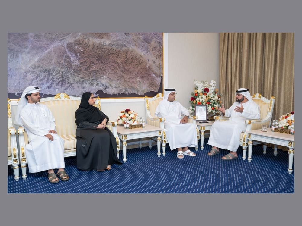 محمد الشرقي يلتقي مجلس إدارة "الفجيرة الاجتماعية الثقافية" ويطلع على مبادراتها 1 محمد الشرقي يلتقي مجلس إدارة "الفجيرة الاجتماعية الثقافية" ويطلع على مبادراتها