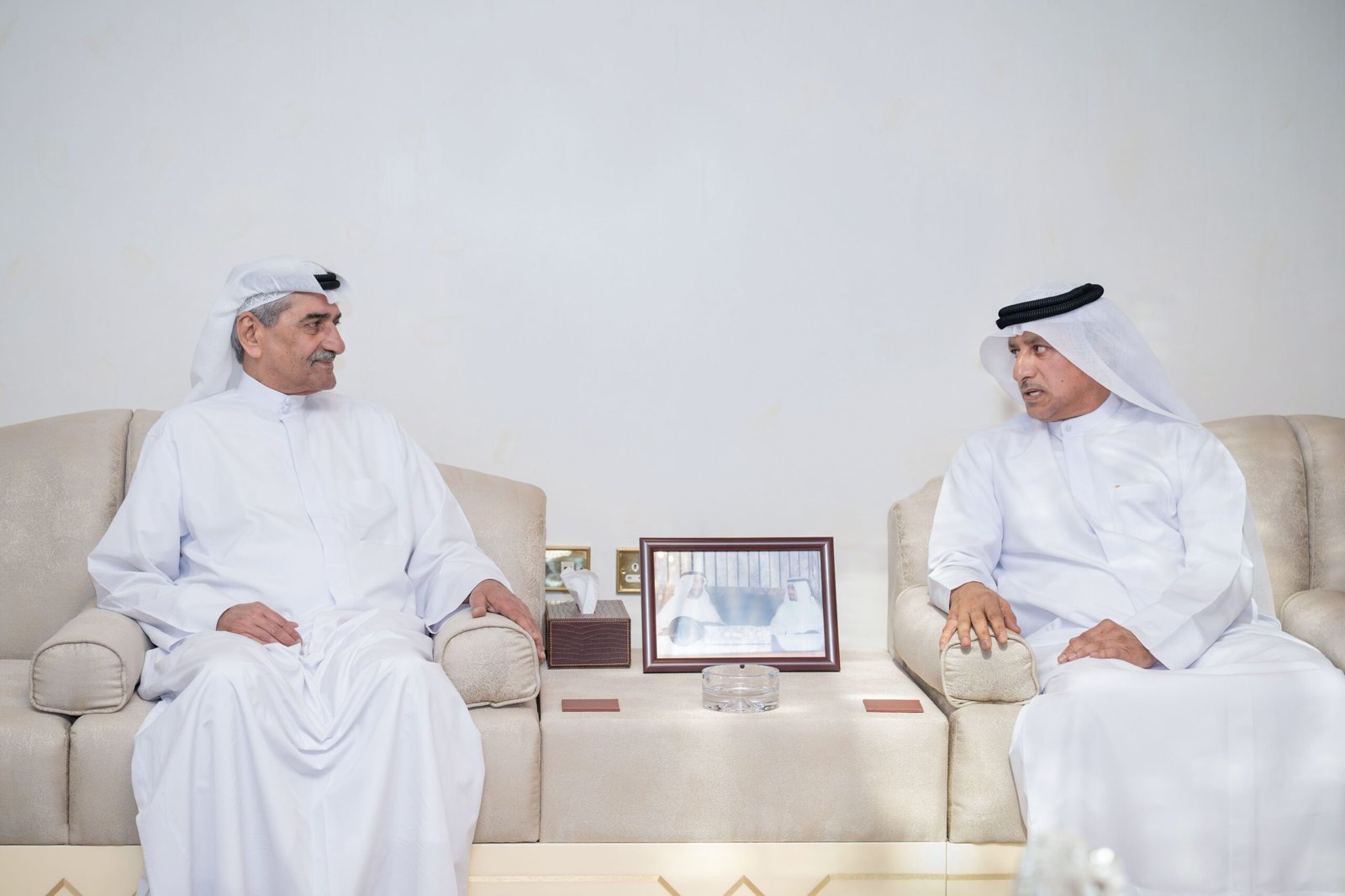 حمد الشرقي يستقبل فريق هيئة الفجيرة للثقافة والإعلام الفائز بجوائز المهرجان العربي للإذاعة والتلفزيون