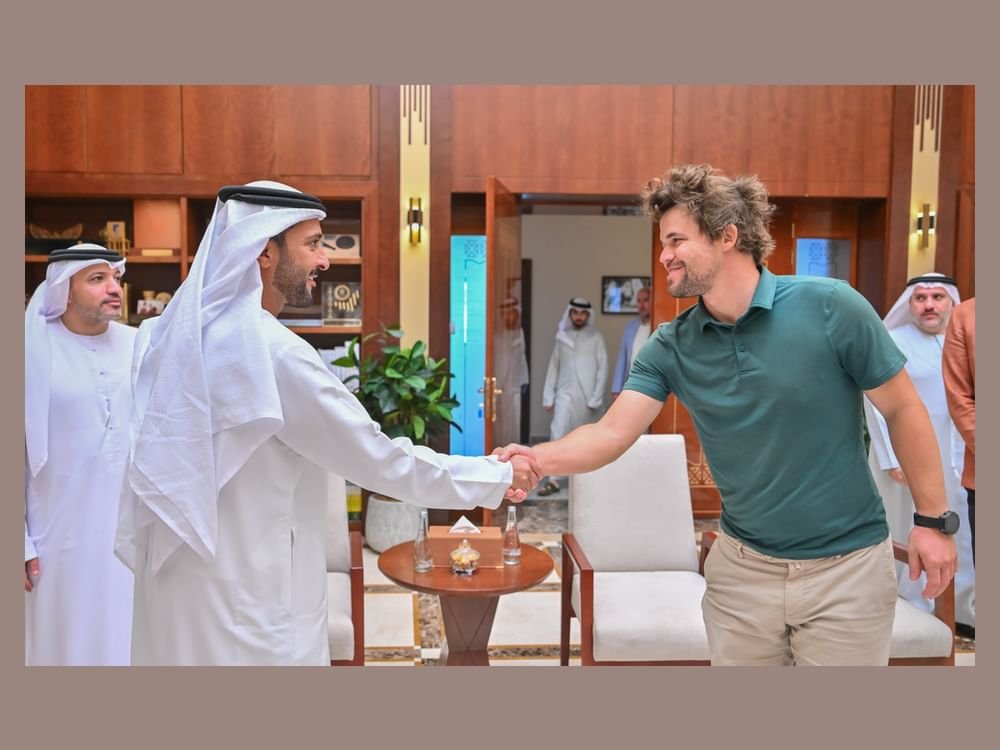 عبدالعزيز بن حميد يستقبل بطل العالم في الشطرنج ماغنوس كارلسن 1 عبدالعزيز بن حميد يستقبل بطل العالم في الشطرنج ماغنوس كارلسن