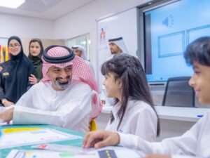 عمار بن حميد يفتتح مجمع زايد التعليمي بمنطقة الرقايب في عجمان
