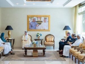 سعود بن صقر يستقبل وزيرة التربية والتعليم ويؤكد أن التعليم ركيزة لمواصلة مسيرة التنمية