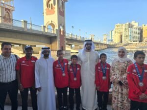 وفد إماراتي برئاسة خليفة بن محمد يلتقي بأبطال منتخبنا الفائزين ببرونزية الخماسي الحديث بمصر