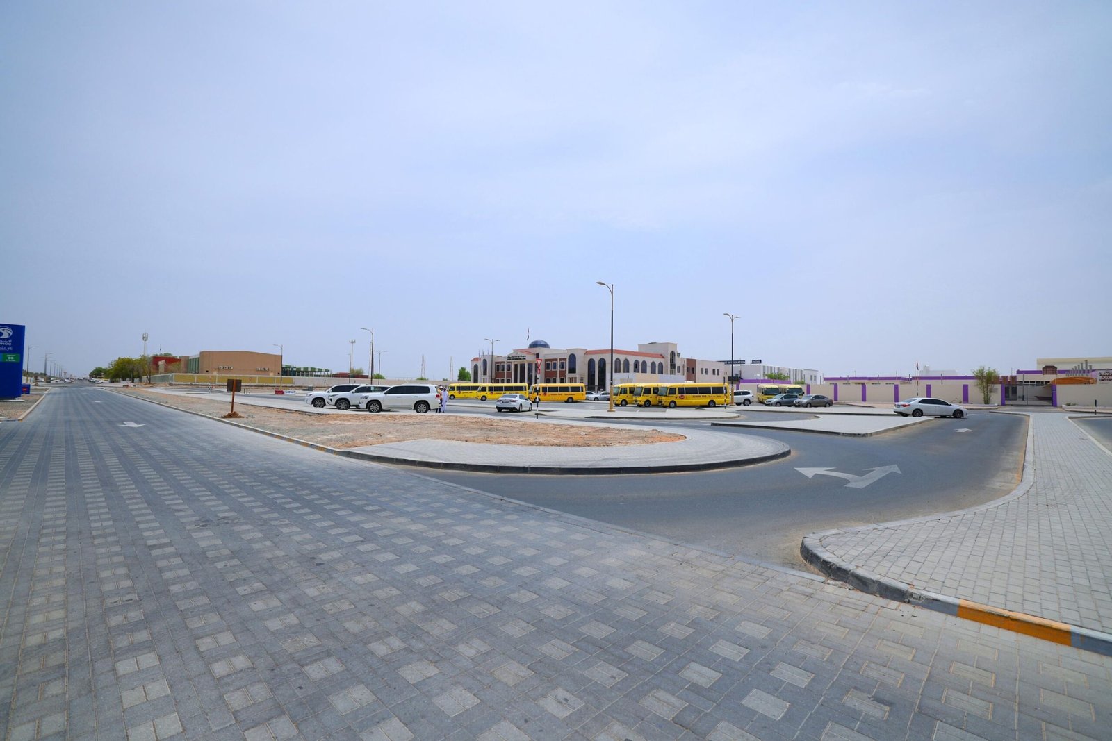 بلدية العين تنجز تطوير شارع المدارس في فلج هزاع 1 بلدية العين تنجز تطوير شارع المدارس في فلج هزاع
