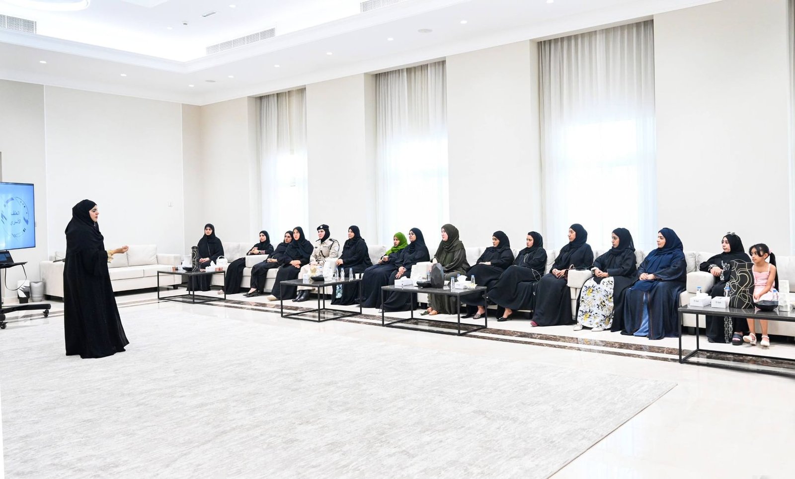 شرطة الشارقة تختتم برنامج "صيفي مفيد" 1 شرطة الشارقة تختتم برنامج "صيفي مفيد"