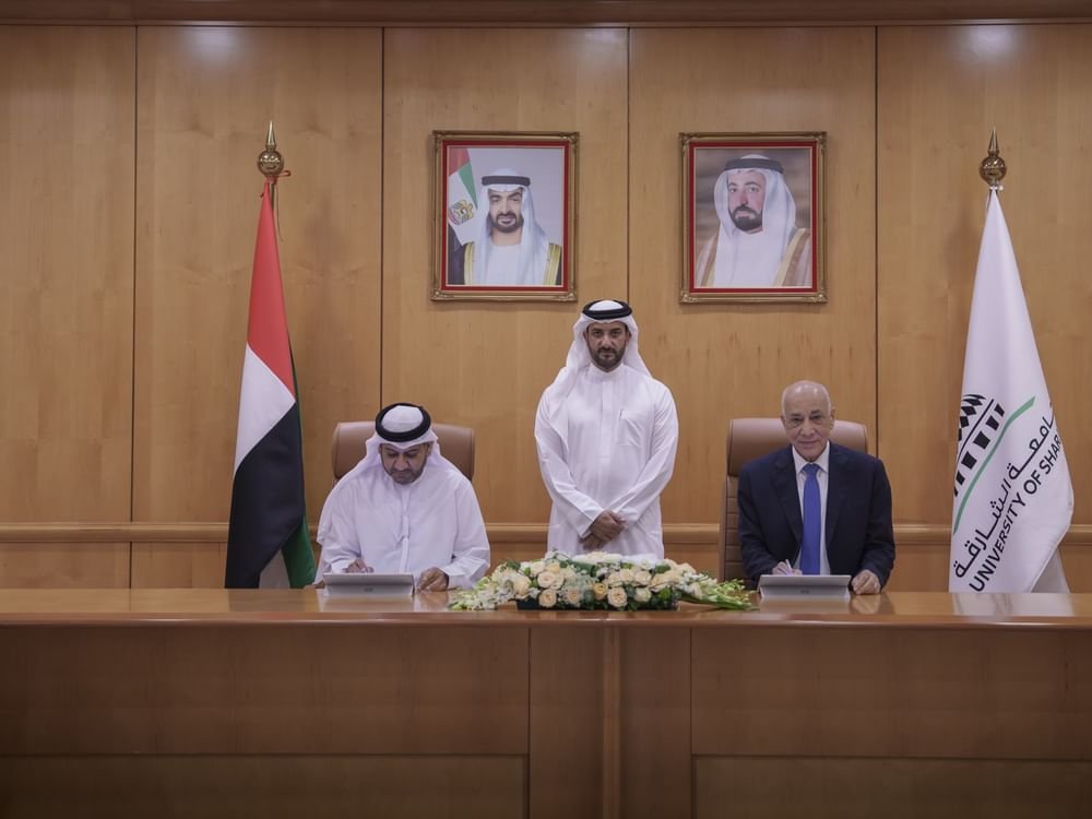 سلطان بن أحمد القاسمي يشهد توقيع مذكرة تفاهم بين مجلس القضاء وجامعة الشارقة 1 سلطان بن أحمد القاسمي يشهد توقيع مذكرة تفاهم بين مجلس القضاء وجامعة الشارقة