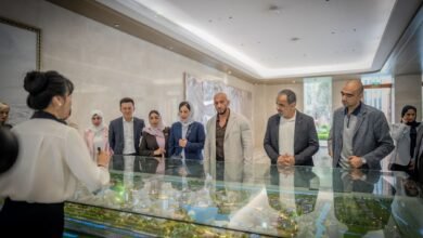عبدالله آل حامد يزور مركز الأبحاث والتطوير التابع لشركة هواوي في شنغهاي