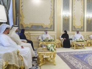 حاكم الشارقة يستقبل وزيرة التربية والتعليم