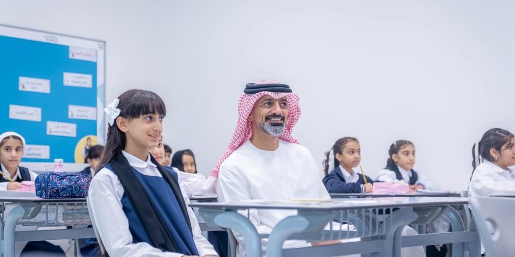 عمار بن حميد للطلاب: أنتم اليوم تعيشون في وطن يوفّر لكم كل مقومات التميز والنجاح 1 عمار بن حميد للطلاب: أنتم اليوم تعيشون في وطن يوفّر لكم كل مقومات التميز والنجاح