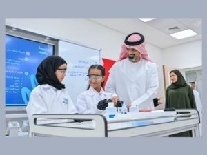 عمار بن حميد يفتتح مجمع زايد التعليمي بمنطقة الرقايب في عجمان