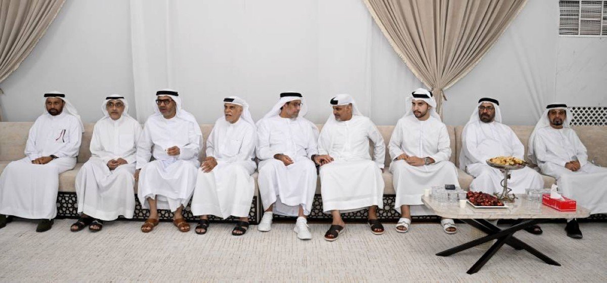 مسؤولون يقدمون واجب العزاء في وفاة إبراهيم عيسى بوحميد 1 مسؤولون يقدمون واجب العزاء في وفاة إبراهيم عيسى بوحميد