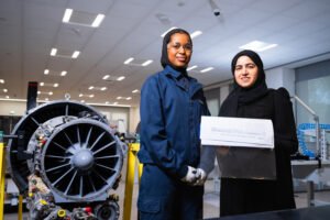فلاي دبي تحتفل بإنجازات المرأة الإماراتية في الطيران