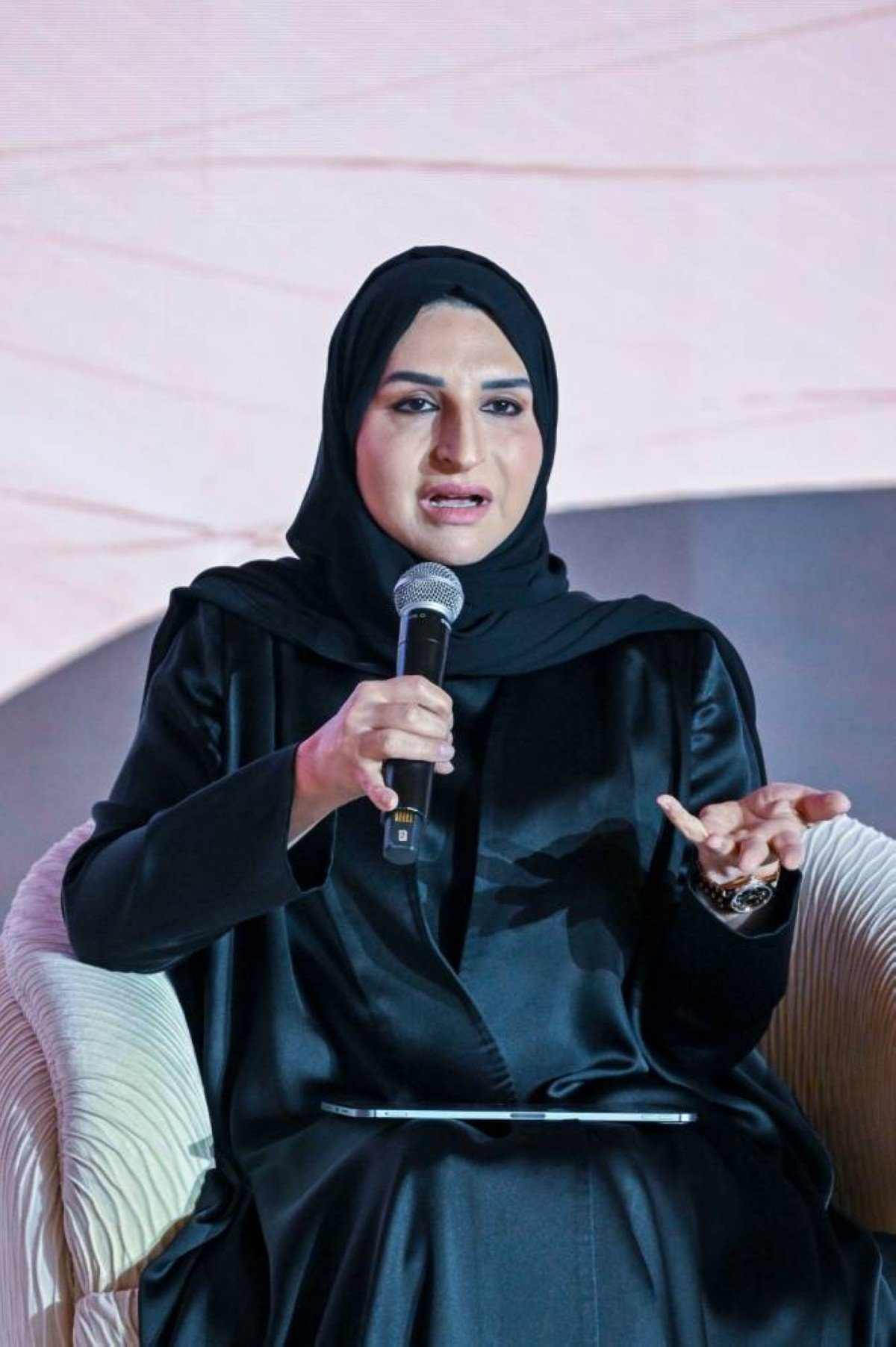 هالة بدري: المرأة تشكل 60 % من كوادر "دبي للثقافة"
