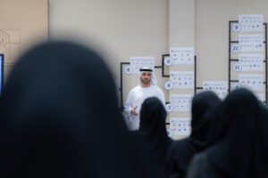 "أمانة تنفيذي الشارقة" تنظم ورشة تصميم وتطوير "رحلة هدم مبنى"