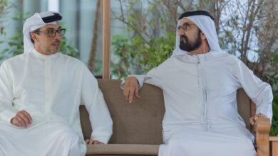 محمد بن راشد يلتقي منصور بن زايد ويبحثان سبل تعزيز مسيرة التنمية الشاملة في دولة الإمارات