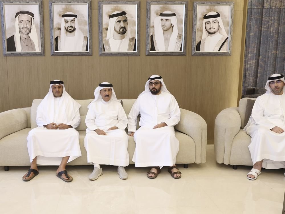 ولي عهد أم القيوين يقدم واجب العزاء في وفاة شمسة بنت علي بن عبدالله الشعفار 1 ولي عهد أم القيوين يقدم واجب العزاء في وفاة شمسة بنت علي بن عبدالله الشعفار