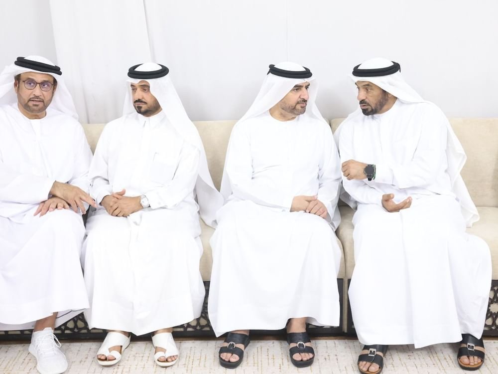 عبدالله بن سالم القاسمي يقدم واجب العزاء في وفاة ابراهيم عيسى بوحميد 1 عبدالله بن سالم القاسمي يقدم واجب العزاء في وفاة ابراهيم عيسى بوحميد