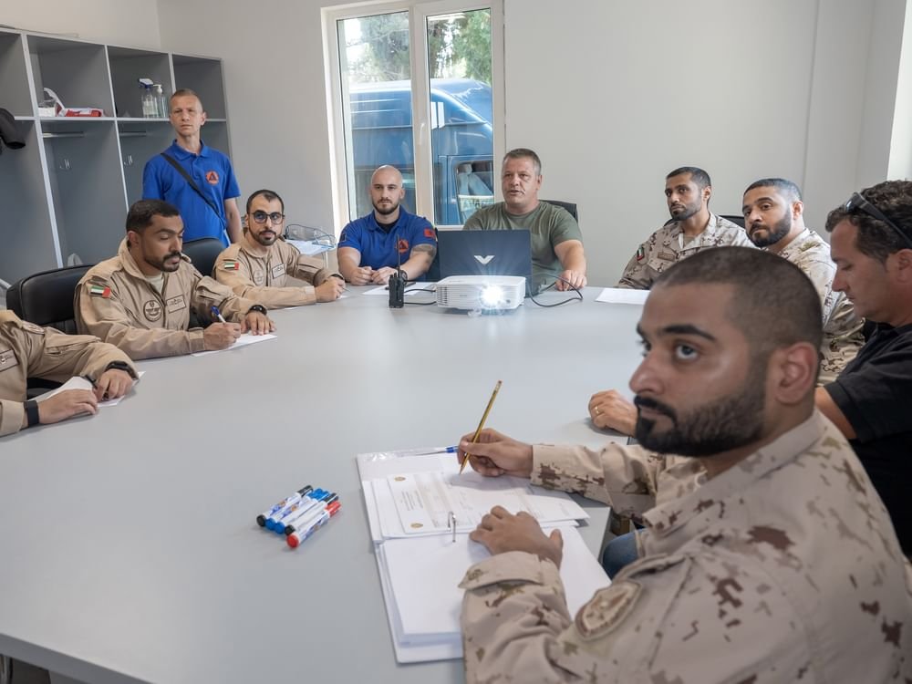 اجتماع تنسيقي بين فريق الإنقاذ الإماراتي مع الجانب الألباني لتعزيز الجهود المشتركة 1 اجتماع تنسيقي بين فريق الإنقاذ الإماراتي مع الجانب الألباني لتعزيز الجهود المشتركة