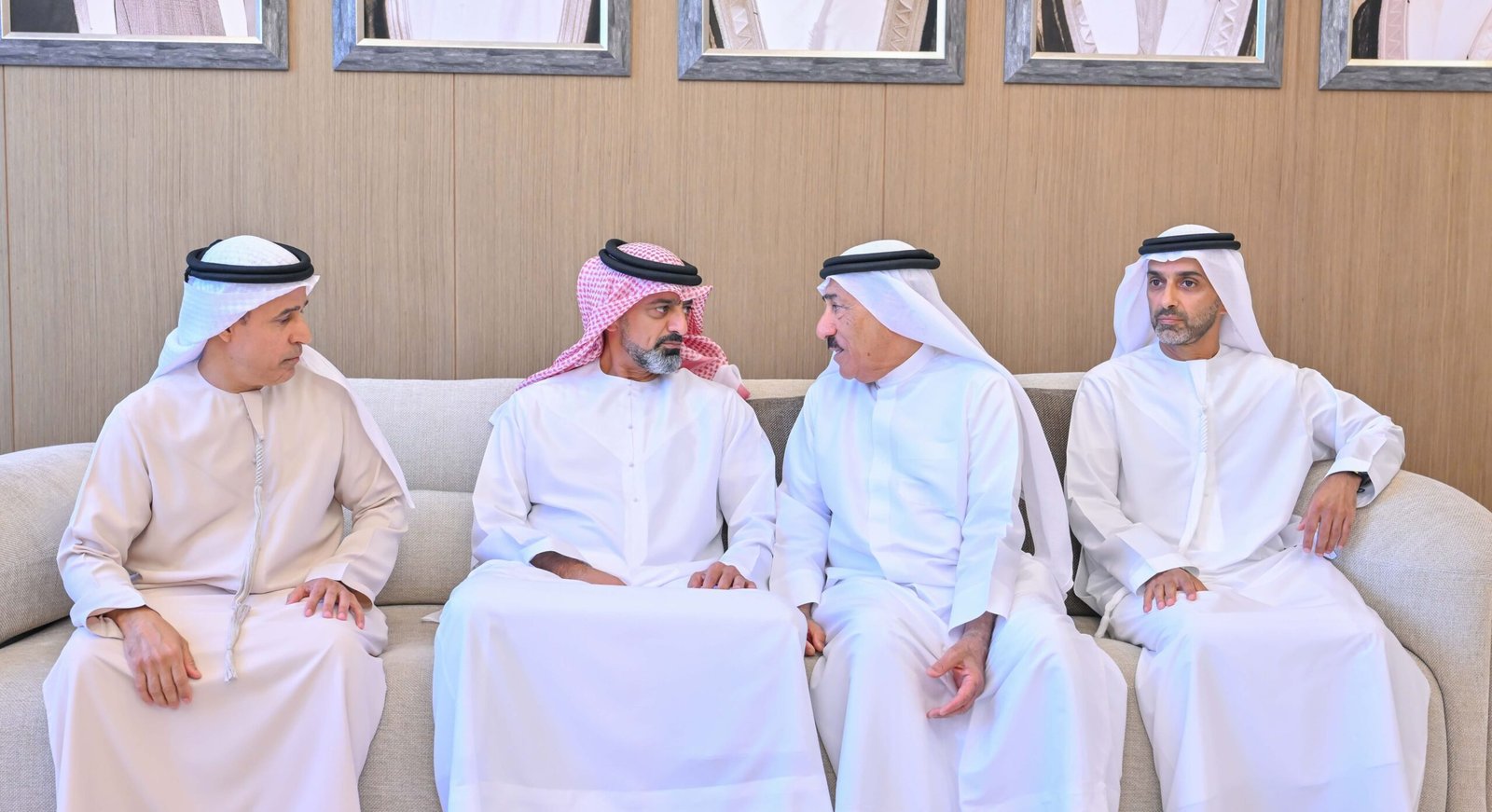 عمار بن حميد يقدّم واجب العزاء في وفاة شمسة بنت علي بن عبدالله الشعفار 1 عمار بن حميد يقدّم واجب العزاء في وفاة شمسة بنت علي بن عبدالله الشعفار