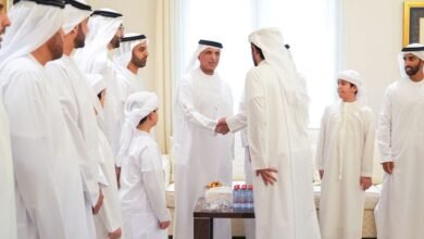 سعود بن صقر يقدم واجب العزاء في وفاة حرم حمد بن رحمه الشامسي