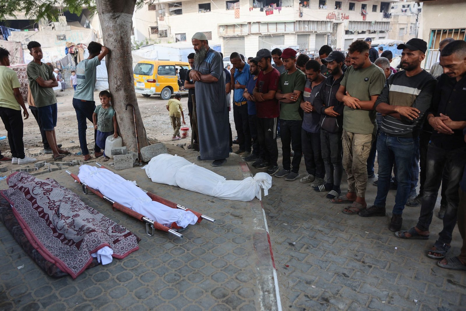 19 شهيدا في قصف لخيام النازحين بغزة .. والأونروا تحذر من تفاقم كارثة المجاعة 1 19 شهيدا في قصف لخيام النازحين بغزة .. والأونروا تحذر من تفاقم كارثة المجاعة