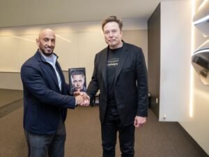عبدالله آل حامد يبحث مع إيلون ماسك مستقبل التقنية والإعلام ويدعوه للمشاركة في قمة "بريدج"