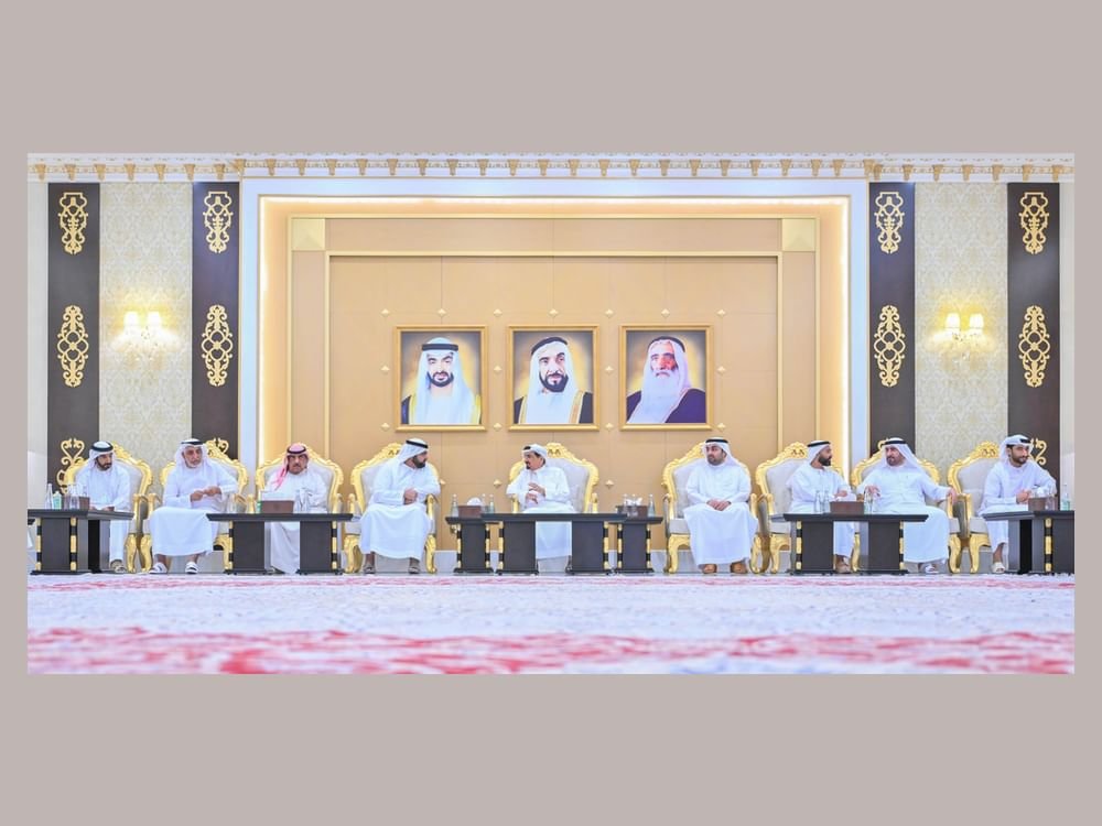حاكم عجمان يتقبل تعازي ولي عهد الفجيرة في وفاة الشيخة عائشة محمد خلف 1 حاكم عجمان يتقبل تعازي ولي عهد الفجيرة في وفاة الشيخة عائشة محمد خلف