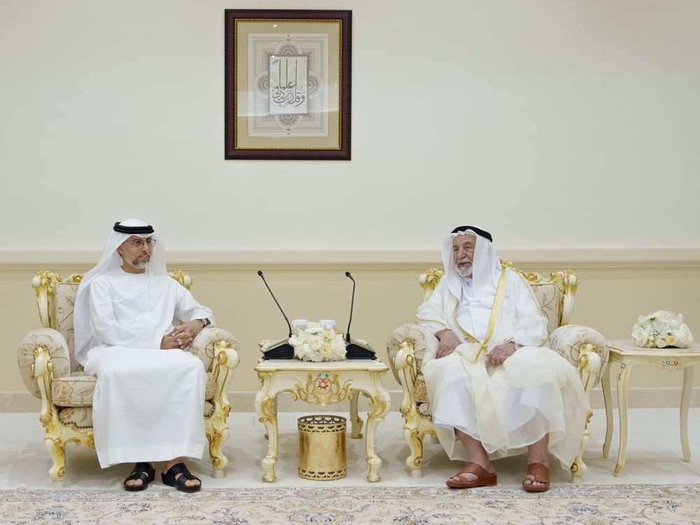 حاكم الشارقة يستقبل وزير الطاقة والبنية التحتية