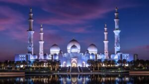 «جامع الشيخ زايد الكبير».. جسرًا ثقافيًا يربط الشرق بالغرب ورمزاً للسلام والتسامح