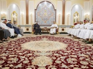 رئيس الدولة وسلطان عمان يبحثان في صلالة علاقات البلدين والتطورات الإقليمية