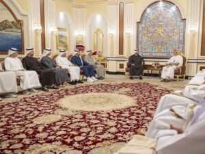 رئيس الدولة وسلطان عمان يبحثان في صلالة علاقات البلدين والتطورات الإقليمية