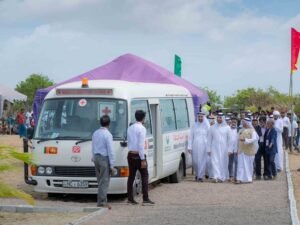 سلطان بن أحمد القاسمي يضع حجر أساس قرية "الريح المرسلة" ويدشن العيادة الطبية المتنقلة في سريلانكا