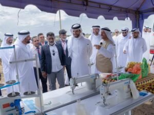 سلطان بن أحمد القاسمي يضع حجر أساس قرية "الريح المرسلة" ويدشن العيادة الطبية المتنقلة في سريلانكا