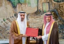 سفير الإمارات يسلم نسخة من أوراق اعتماده إلى نائب وزير خارجية المملكة العربية السعودية