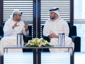 سلطان بن أحمد القاسمي يشهد توقيع اتفاقية شراكة بين هيئة الشارقة لتقنيات الاتصال و"دو"