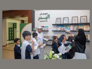 "مهرجان البدر" يحتفي بجماليات الخط العربي والزخرفة الإسلامية عبر ورشٍ متخصصة