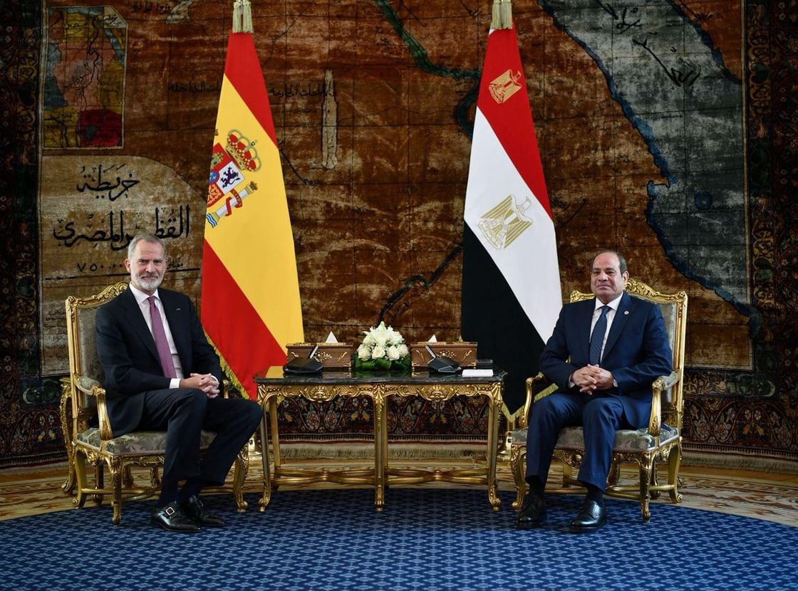 الرئيس المصري وملك إسبانيا يؤكدان رفضهما القاطع لأي مساع لتهجير الفلسطينيين خارج أرضهم