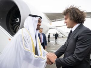 رئيس الدولة يصل جورجيا في زيارة رسمية